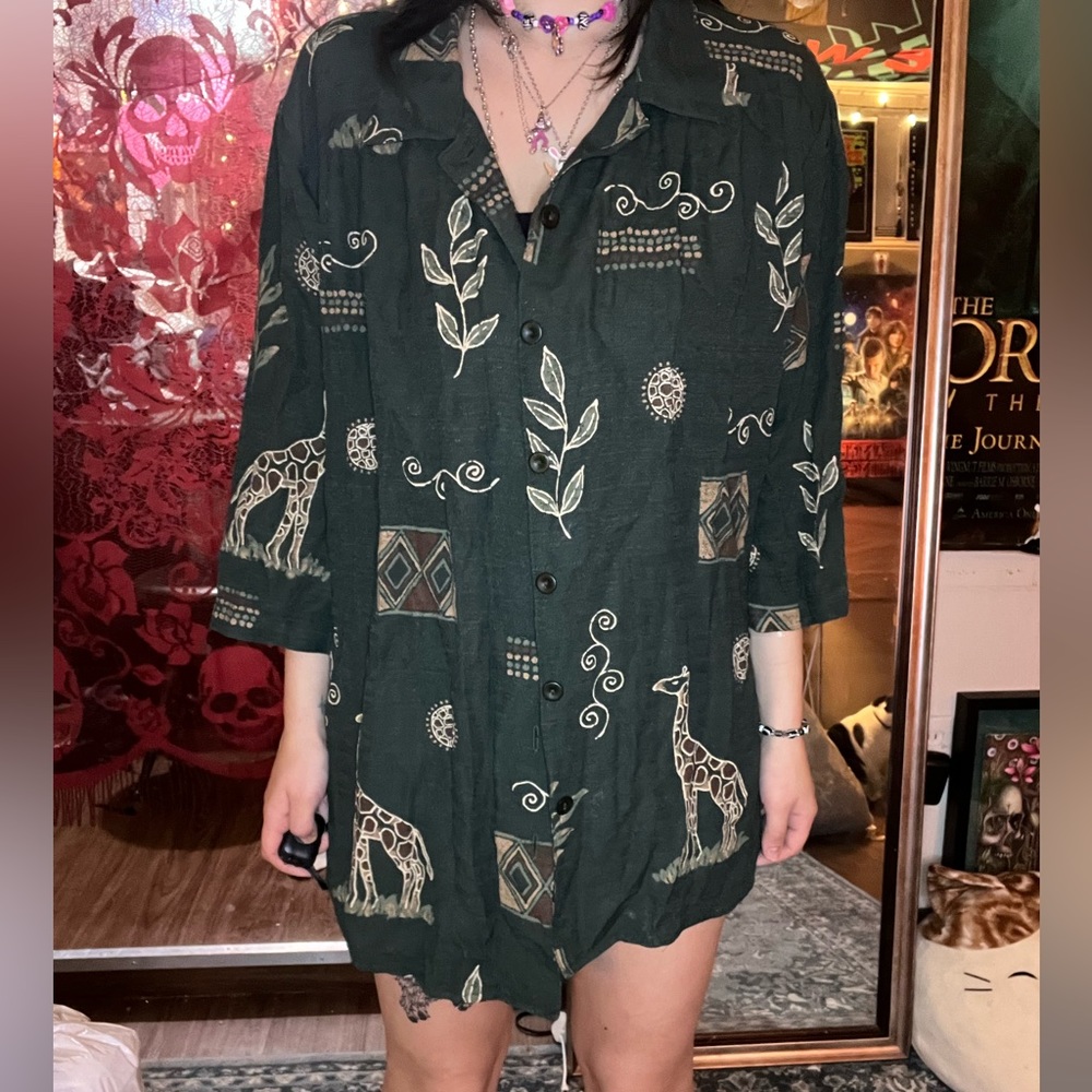 Green fauna/giraffe button up